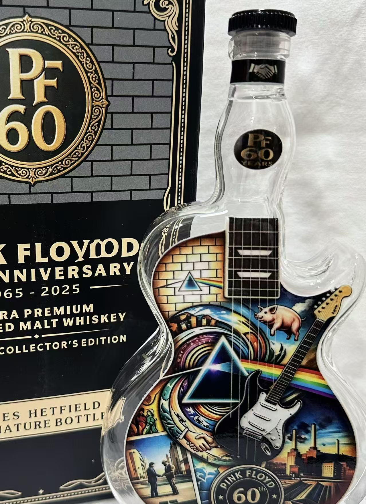 Vintage Rock Style Guitar-Axe  - đánh giá và giá Vintage Collectible Liquor Bottles